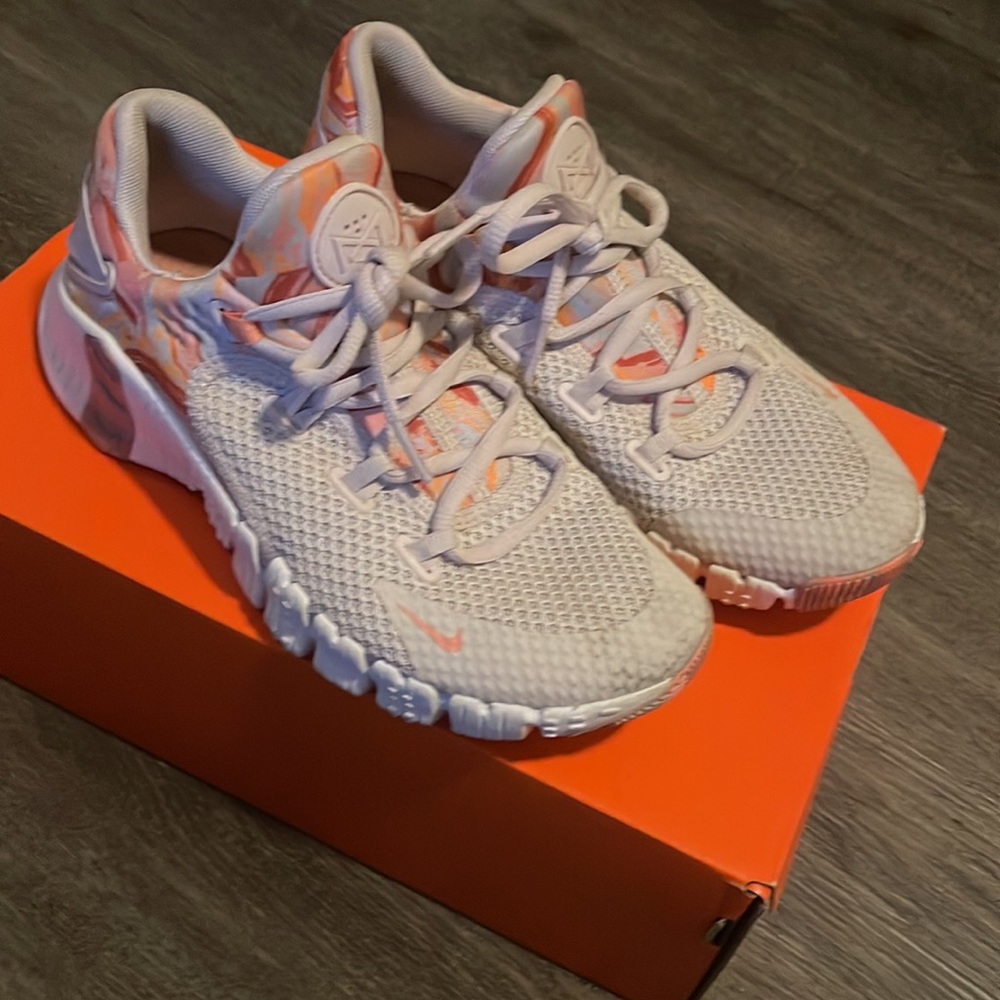 Women’s Nike Metcon 4 - Picture 3 of 4